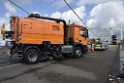 Schwerer LKW VU PKlemm A 4 Rich Olpe auf der Rodenkirchener Bruecke P281